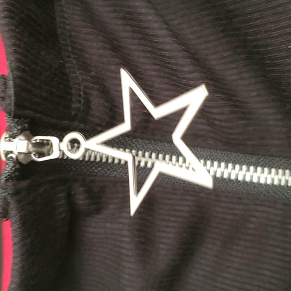 *NWT* Hor Topic Social Collison's Red Black Stripe 2FEr Off the Shoulders Shirt - Picture 7 of 16